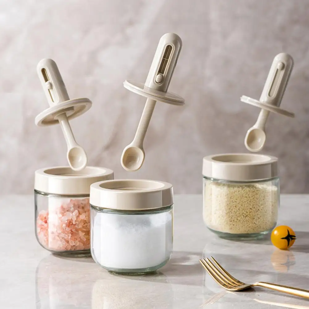 

Spice Jar 1 Scoop of 2g Spoon Cover Integrated Volume-controlled Salt Sugar Seasoning Jar for Kitchen