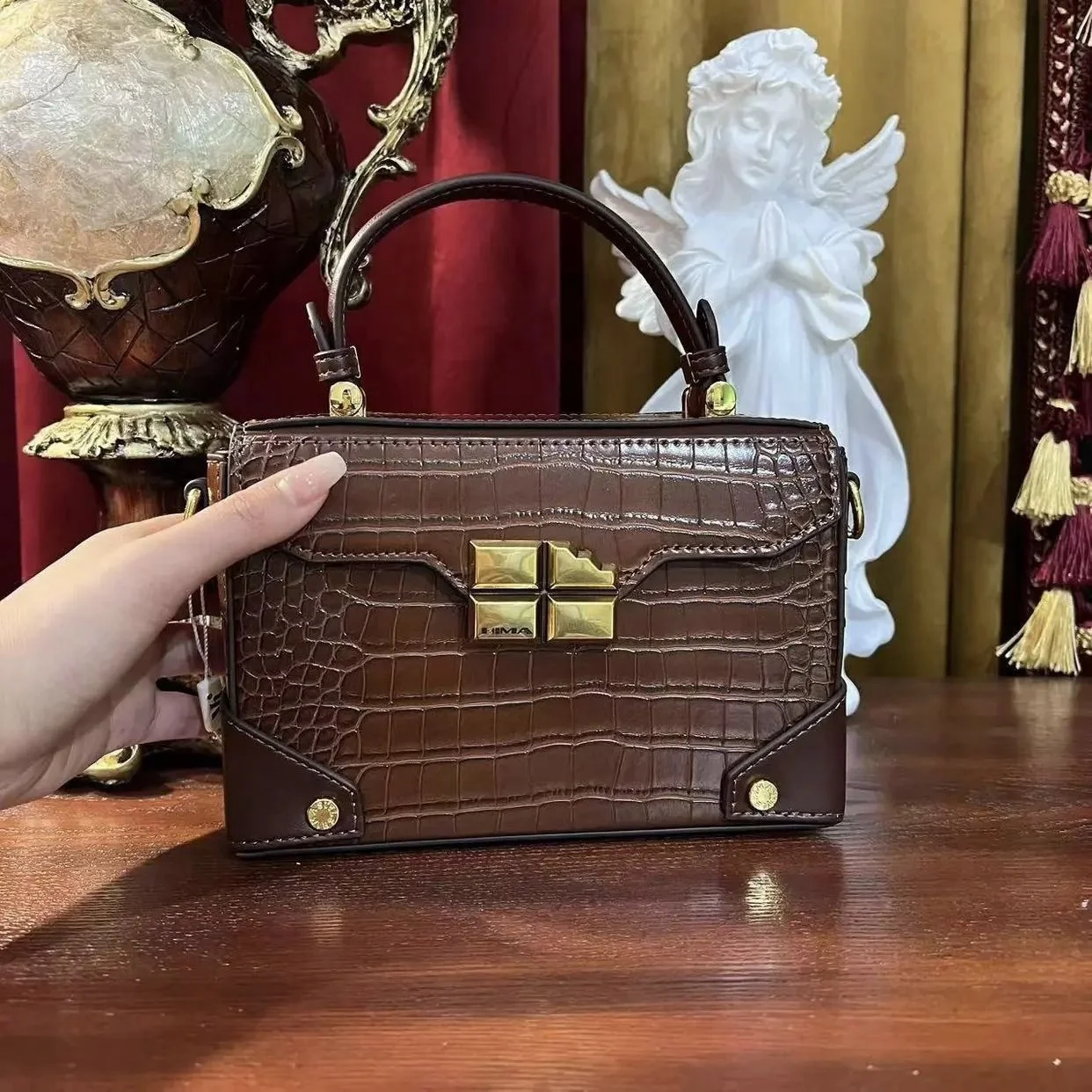 

high quality brand High end luxury stone grain brown box for female 2023 autumn and winter new small crowd lock one shoulder mes