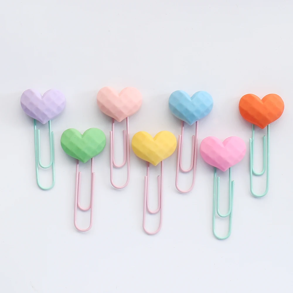 

Декоративные пластиковые зажимы для бумаги в форме сердца (7 шт.)
