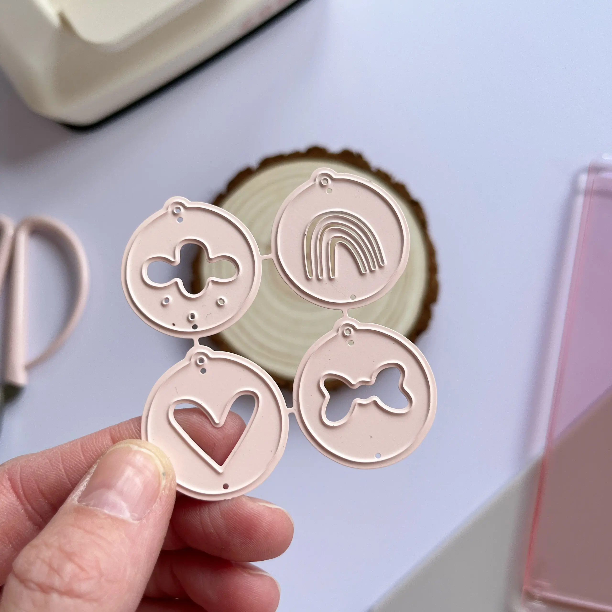 

Новые товары в 2023 году, изысканный дизайн медали, высечка, искусственное украшение, тиснение, шаблон, сделай сам, поздравительная открытка р...