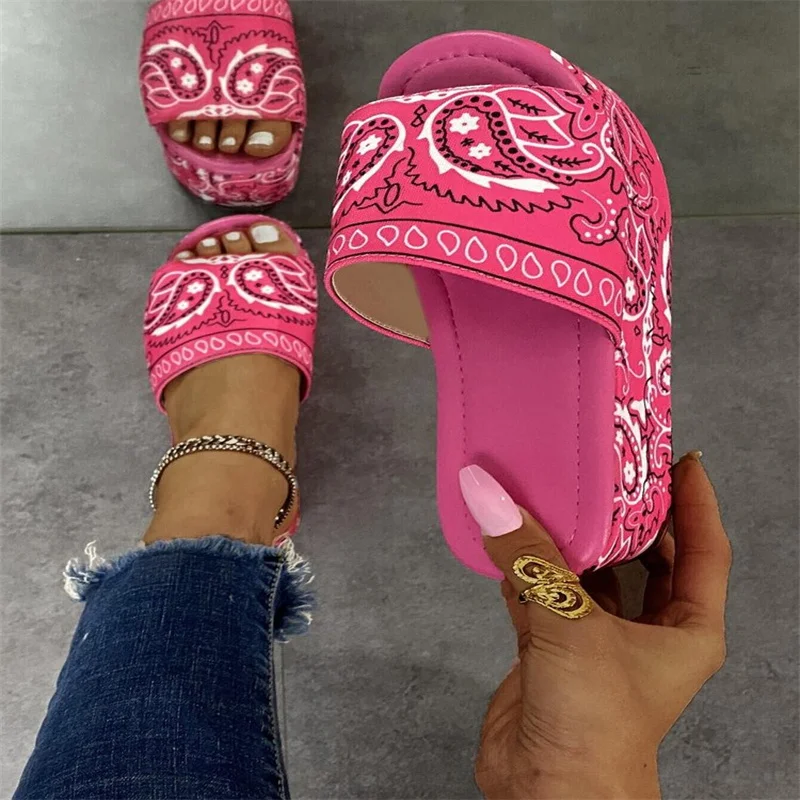2023 Spring/summer Women New High-heeled Thick-soled Casual All-match Graffiti Style Slippers Large Size Outdoor Beach Sandals