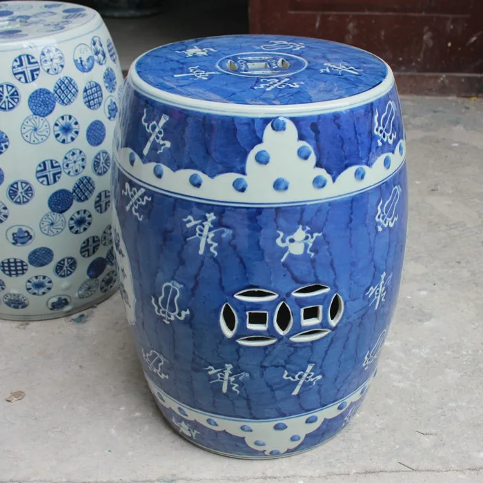 Jingdezhen ceramic stool hand-painted antique blue and white lotus fish octagonal outdoor bathroom balcony |