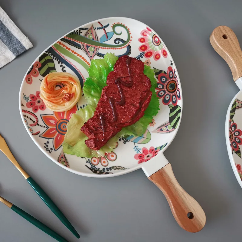 

Hand Handle Ceramic Western Food Steak Plate Painted Pattern Fruit Dessert Plate Oval Salad Bowl with Handle Kitchen Tableware