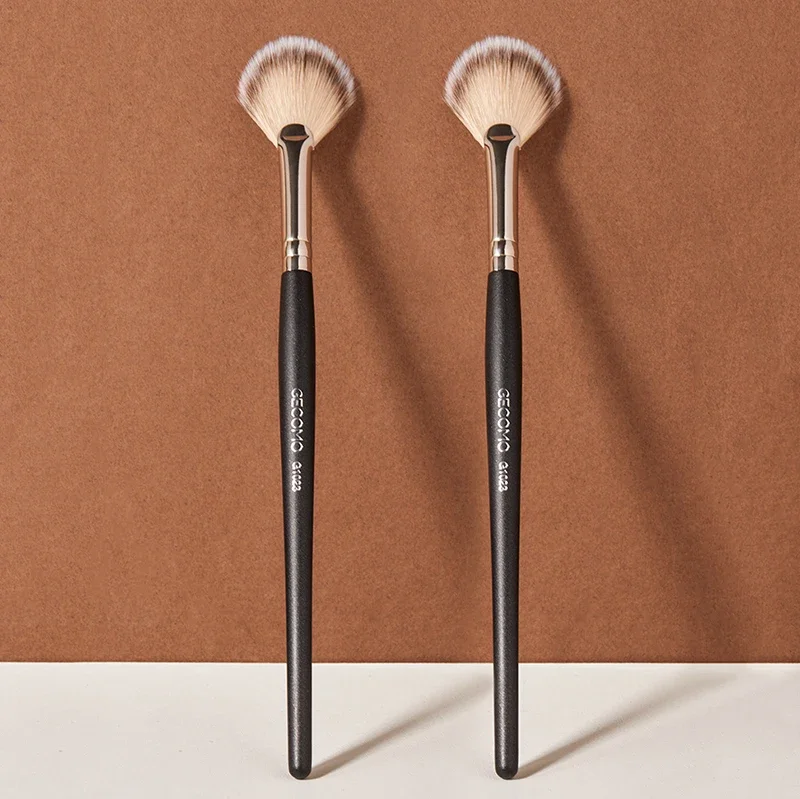 Профессиональная кисть для румян в форме веера хайлайтер контура лица