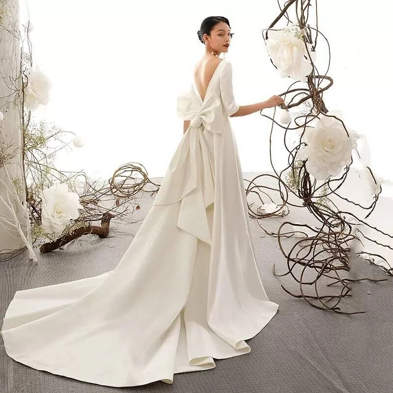 

Satin French Hepburn wedding dress bride's long sleeved dress Princess tailed woman simple