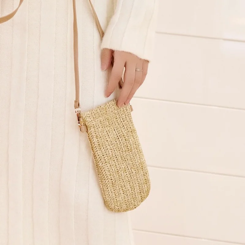 

2021 New Handmade Small Straw Bag Simple Art Weaving Pouch Mini Beach Bags Fashion Lady Travel Phone Purses and Handbags Women