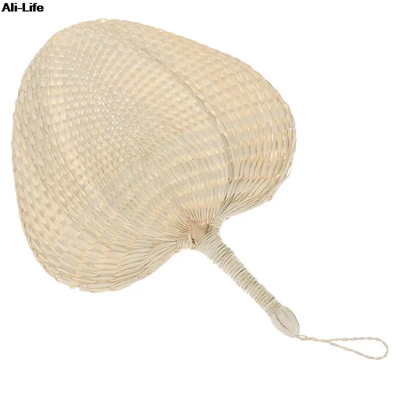 

1XChinese Style Handmade Straw Fan Hand-woven Palm Leaf Hand Woven Heart Shaped Fan Summer Cooling Mosquito Repellent Hand Fans