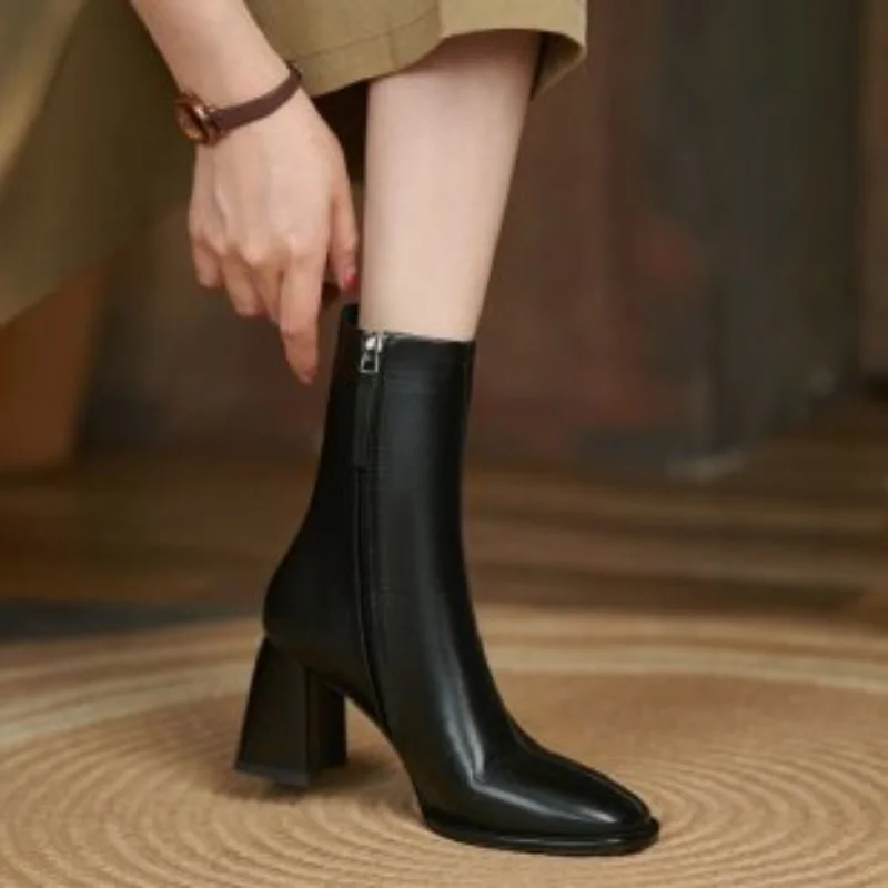 Осень и зима 2024 новые универсальные ботинки телесного цвета женские на толстом