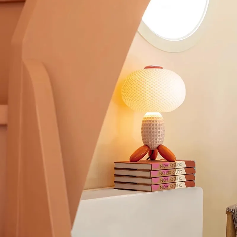 Настольная лампа креативная спальня Bauhaus прикроватная Высококачественная на