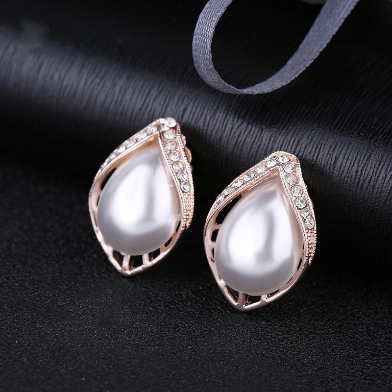 

Natural Silver Opal Hand Carved Water Drop Earrings Fashion Boutique Jewelry Women's Diamond Inlaid Earrings Earrings Wholesale