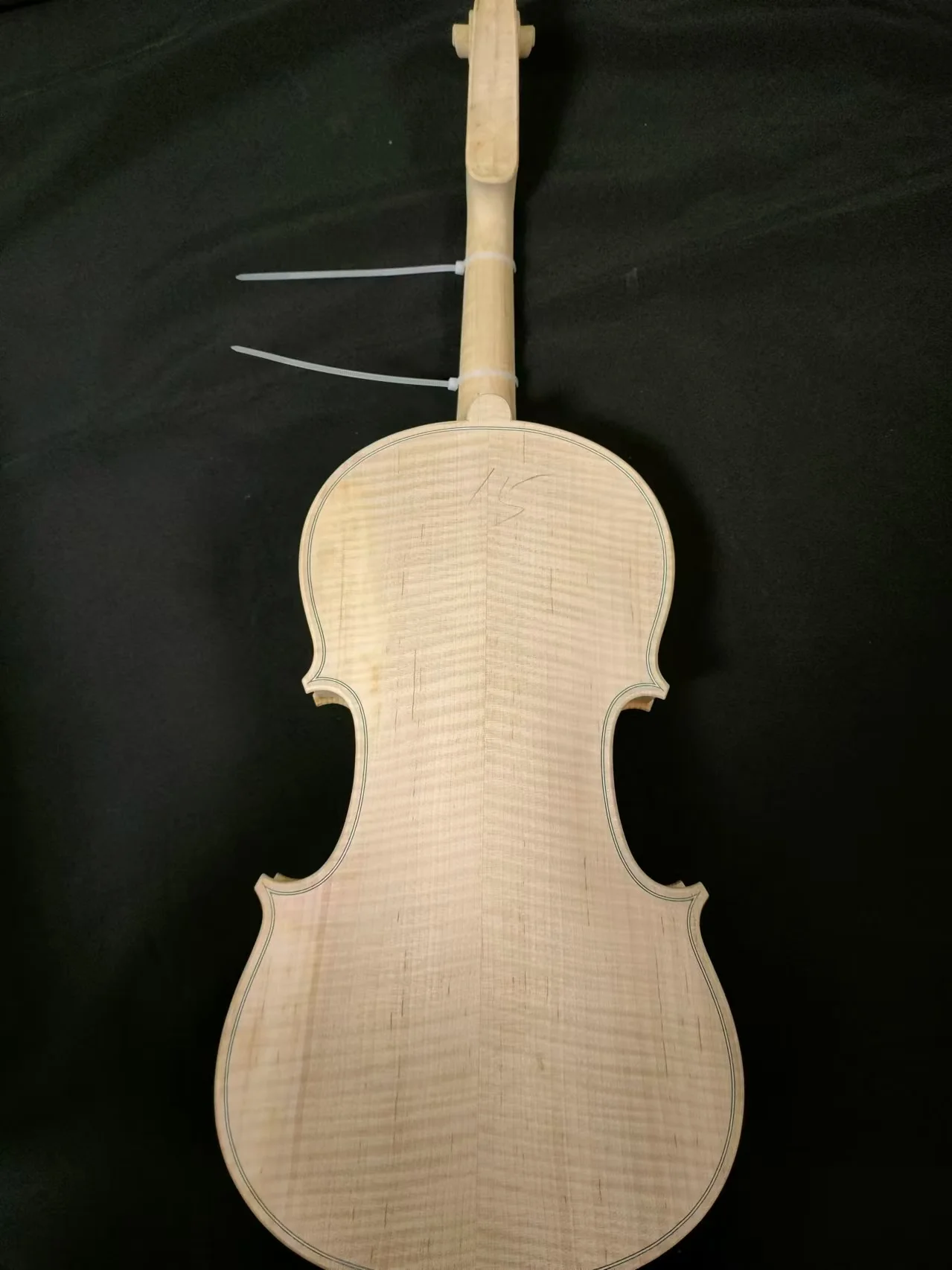 1 шт. белая скрипка ненагреваемая огненный клен задняя часть ель верх черное