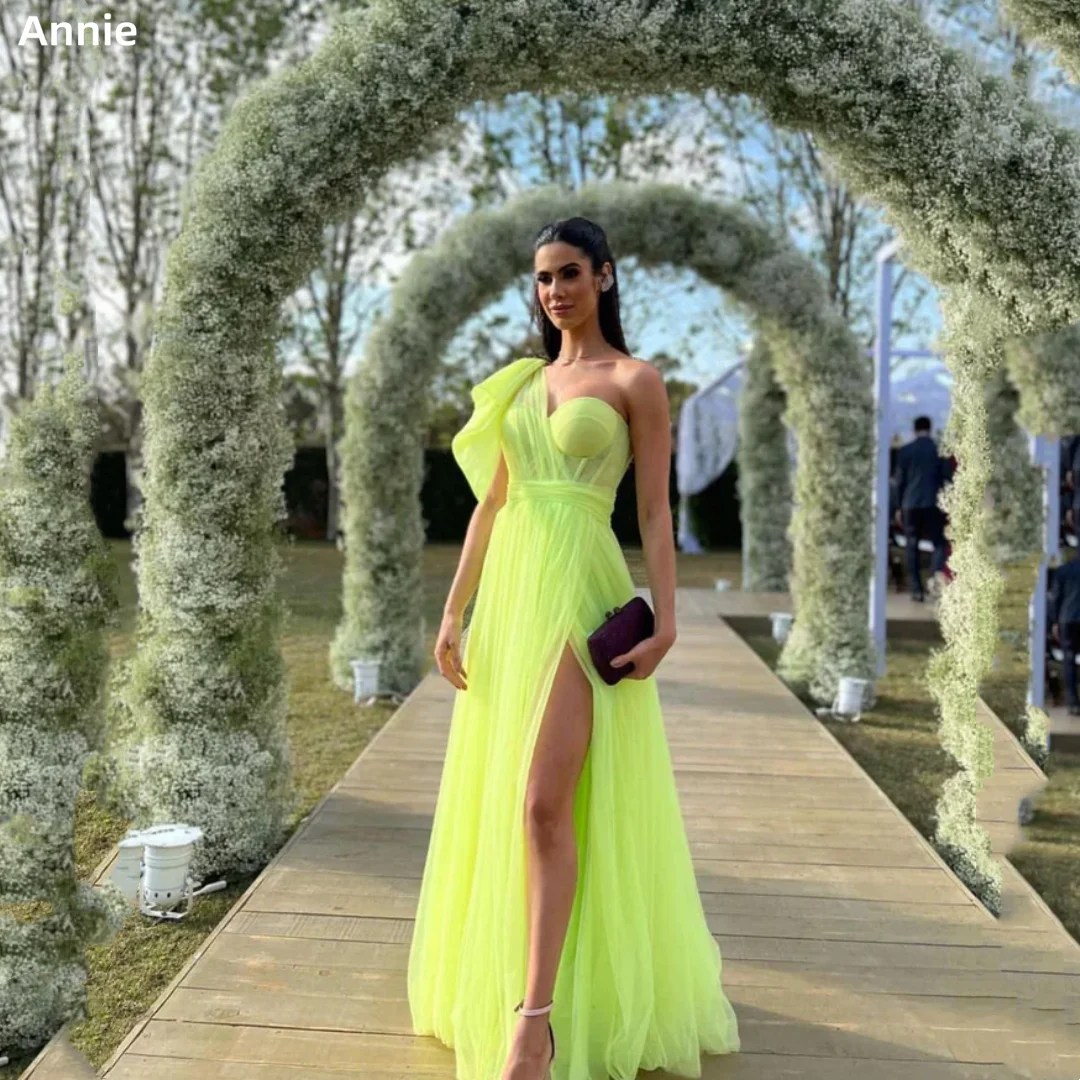 

Annie Charming A-shaped Sloping Shoulders فساتين السهرة2023 Neon Green Tulle Ball Gown Sexy Side Slit Custom Prom Dress