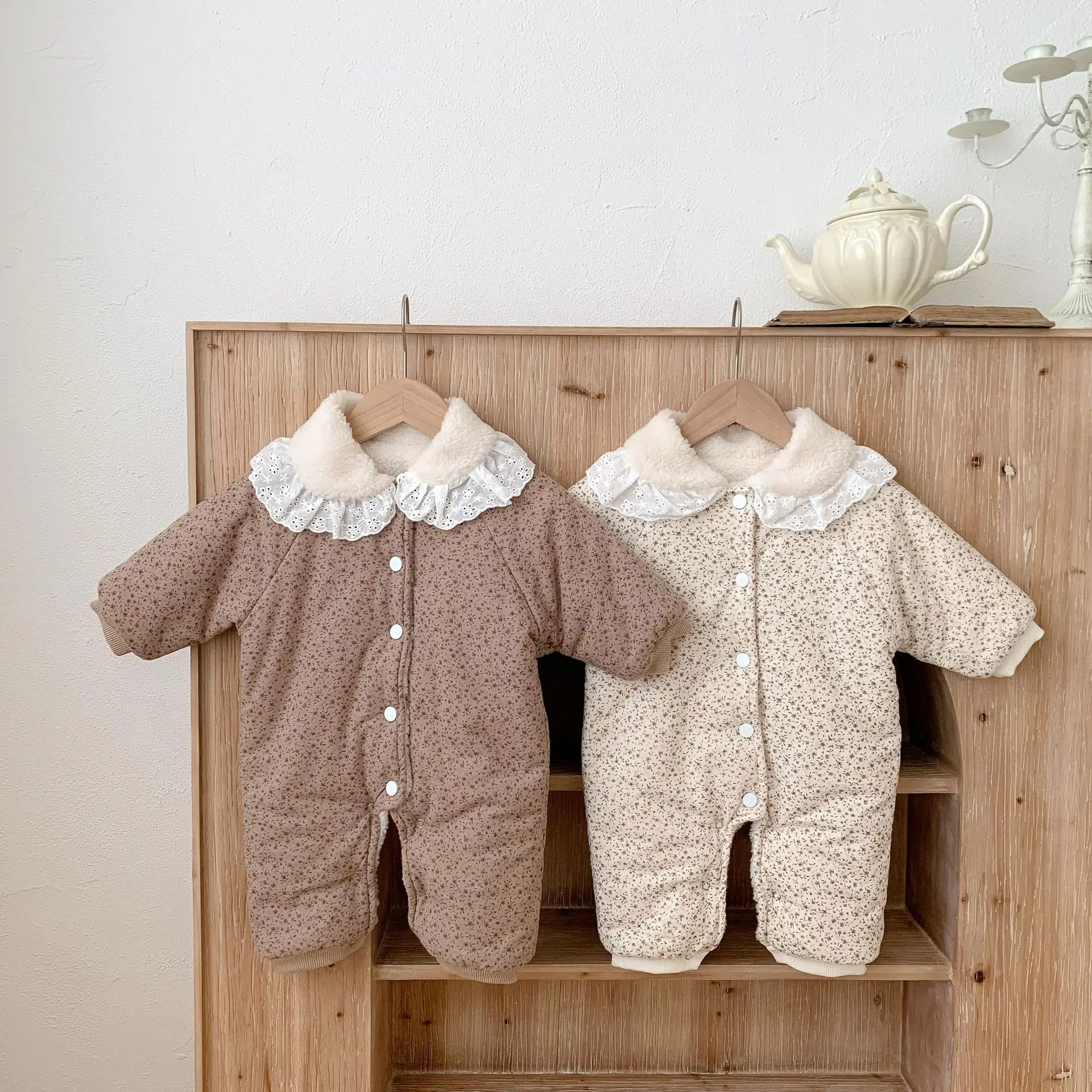 

2022 Winter New Princess Cotton Newborn Baby Girl Clothes Lace Lapel Floral Jumpsuit Infant Girls Clothing Bodysuit