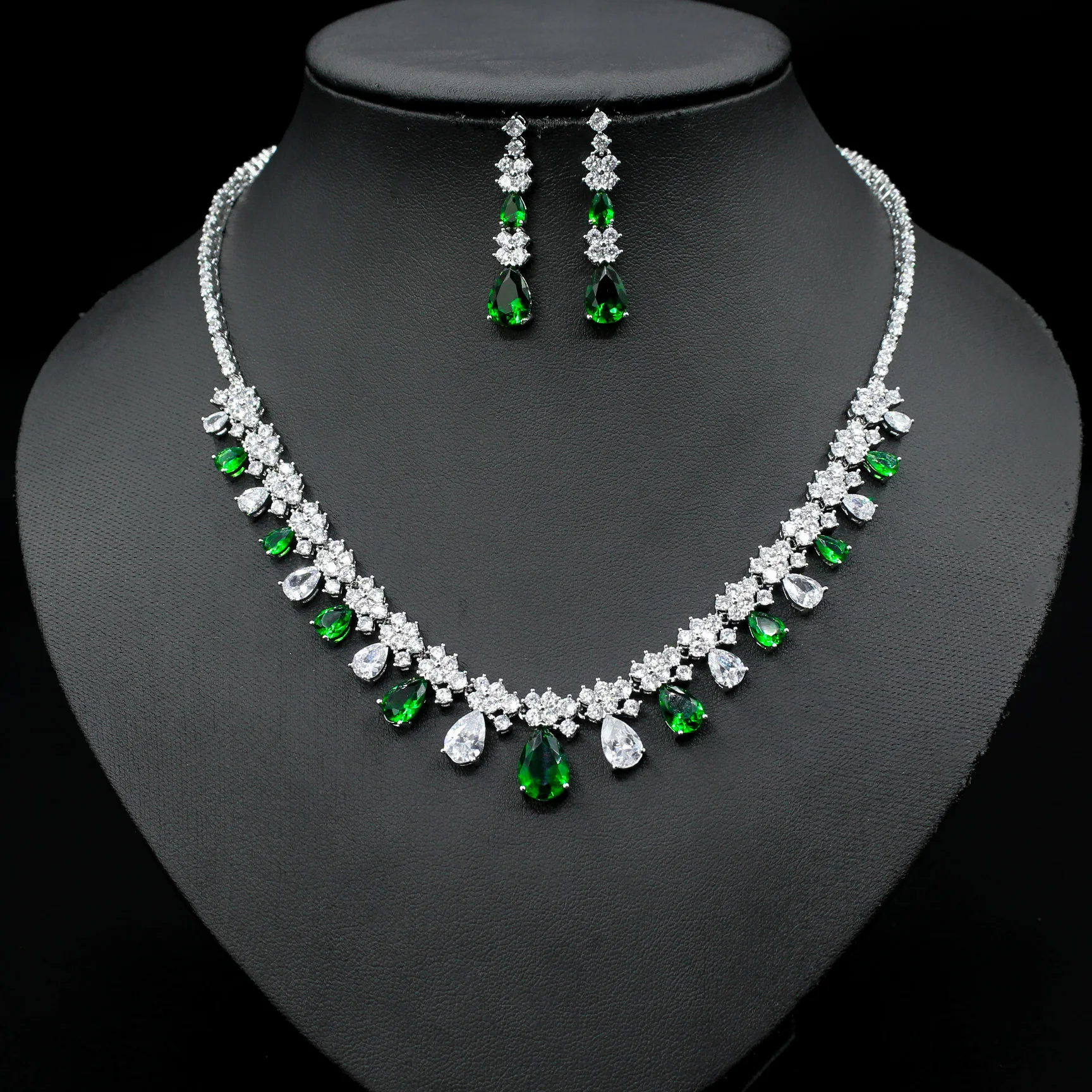 

genuine Luxury brand real jewels Japanese and Korean collarbone chain simple new zircon Water Drop Necklace dress temperament Ea