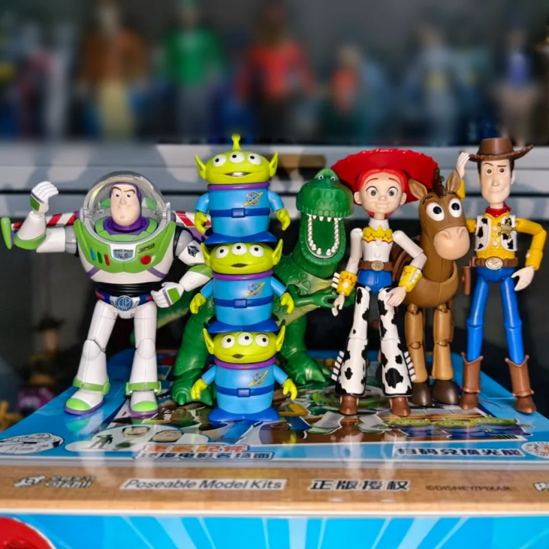 Фото Коллекционная подвижная модель Базза Лайтера из серии Toy Story Blokees Blind Box, элитное издание, для взрослых, для демонстрации. №2