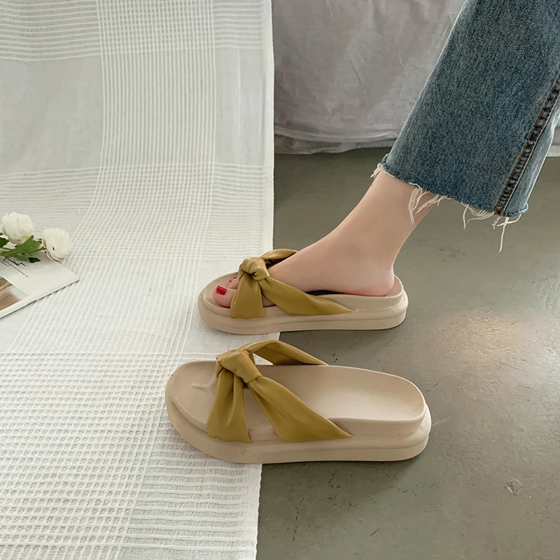 

Шлепанцы женские на плоской подошве, роскошные мягкие тапочки на платформе, дизайнерская модная базовая обувь из искусственной кожи, лето ...