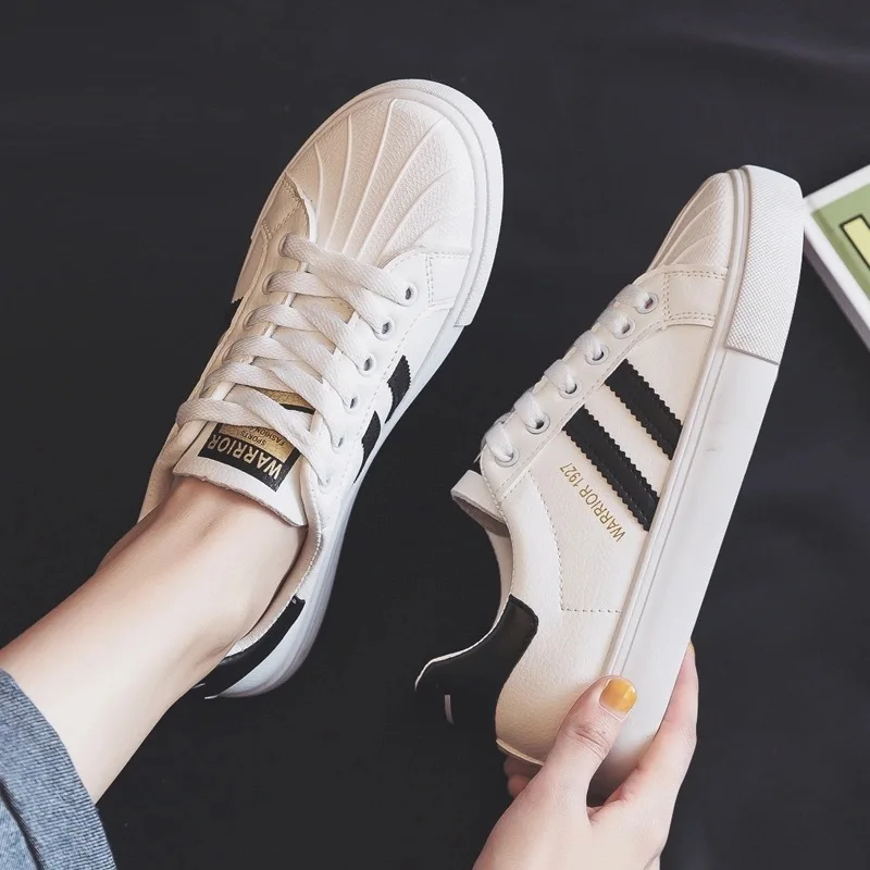 Кроссовки женские из ПУ кожи Вулканизированная подошва Классическая