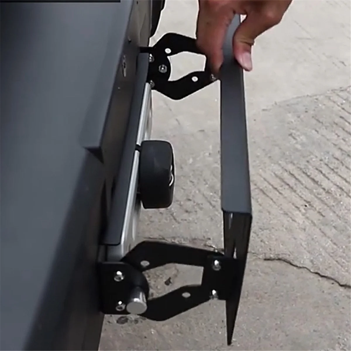 Для переднего номерного знака Jk Jl перемещение вверх и вниз с номерным знаком