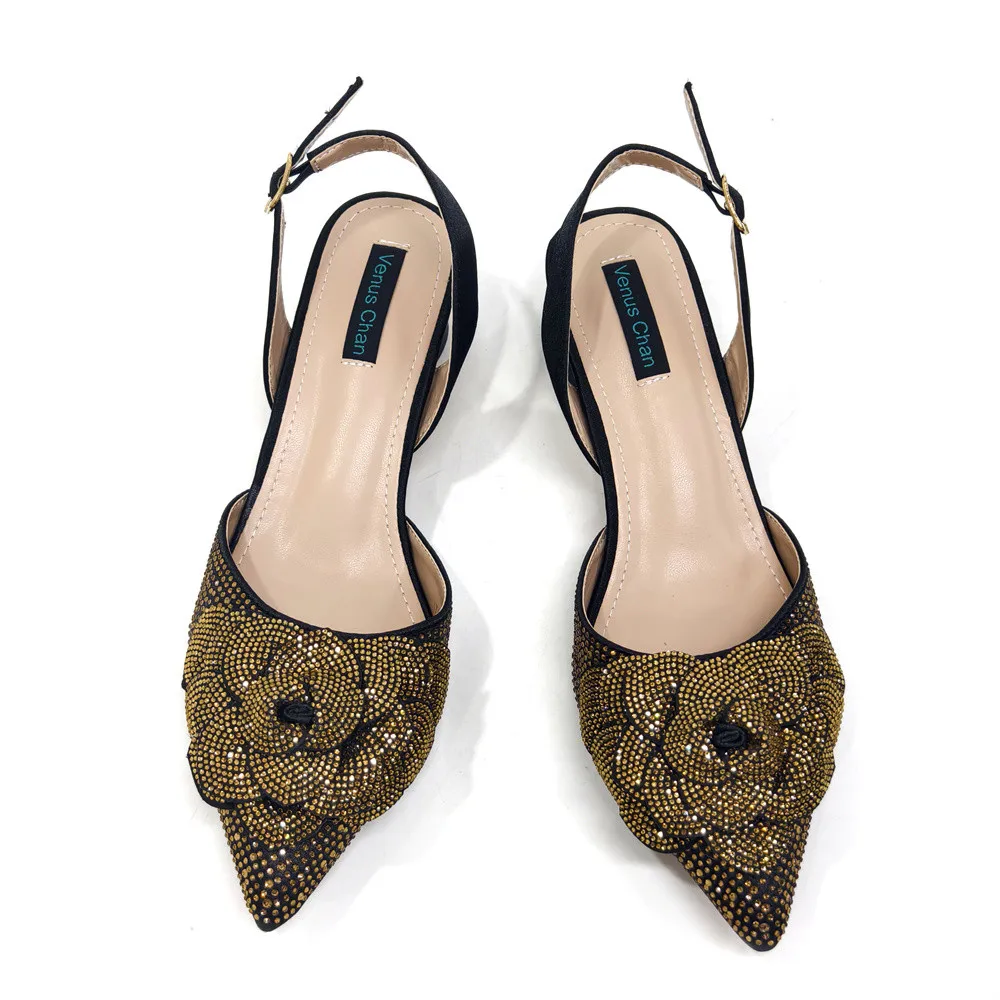 Новейший комплект женской обуви и сумок с заостренным носком яркими блестками