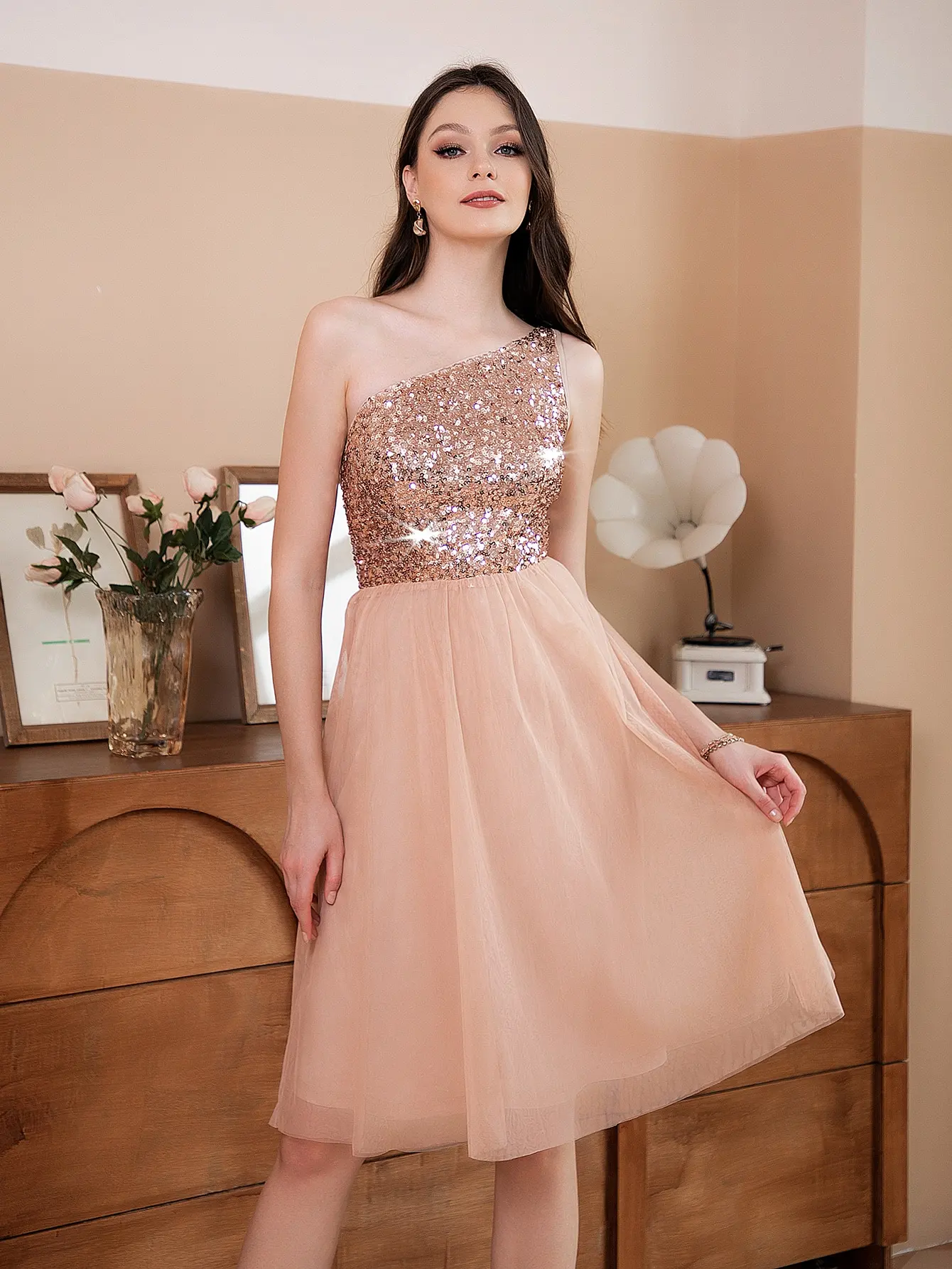 

2022 Women Asymmetrical Sexy Sequins Glitter Self Cultivation Elegant Ladies Long Sleeve Party Evening Champagne Romantic Dress