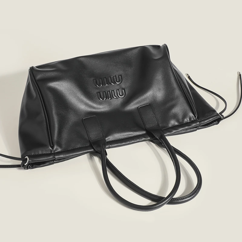 2023 Tote Bag Luxury Designer Handbag For Women Fashion And Highlevel Sense Drawstring Shoulder Bags High Capacity Free Shipping