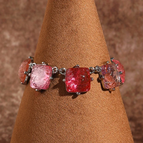 Розовый квадратный браслет из смолы LOVE GREEN LIVE GREEN