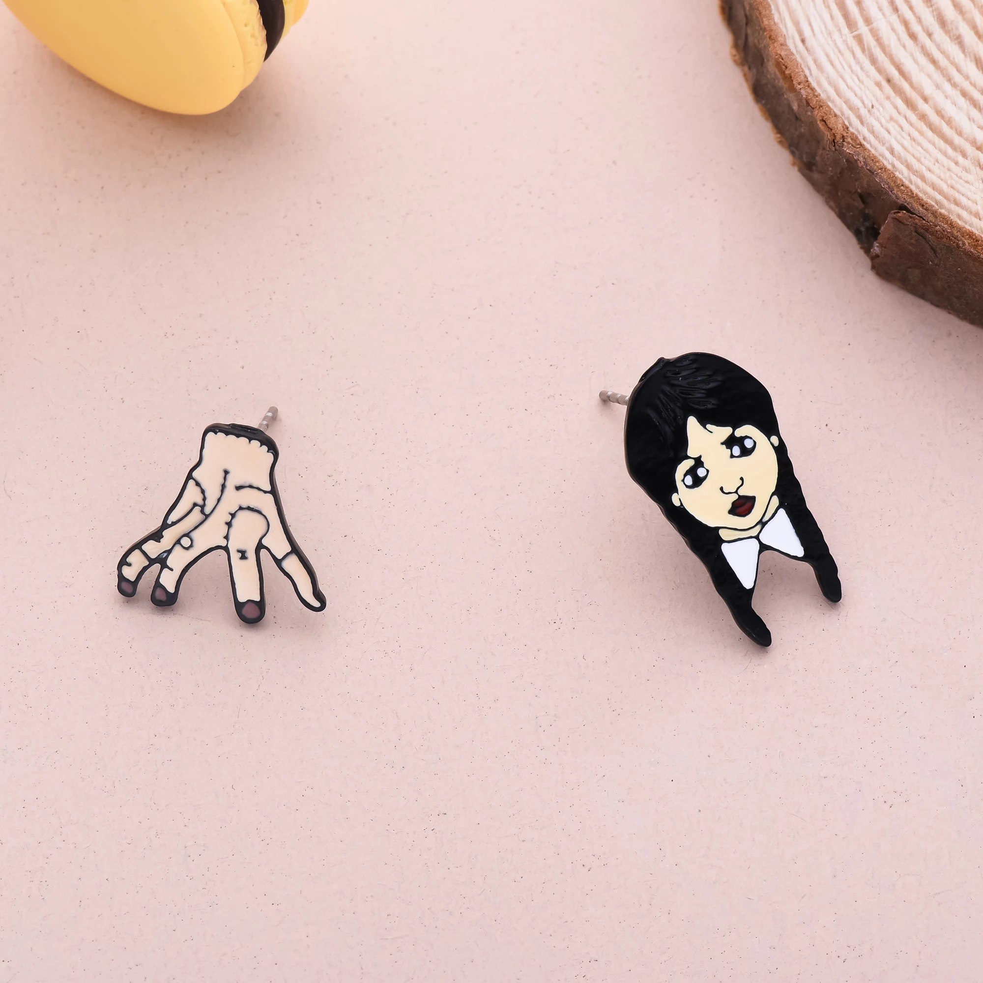 New Classic Movie Wednesday Addams Stud Earring Gothic Punk Severed Hand Metal Earrings Woman Jewelry Addams Family