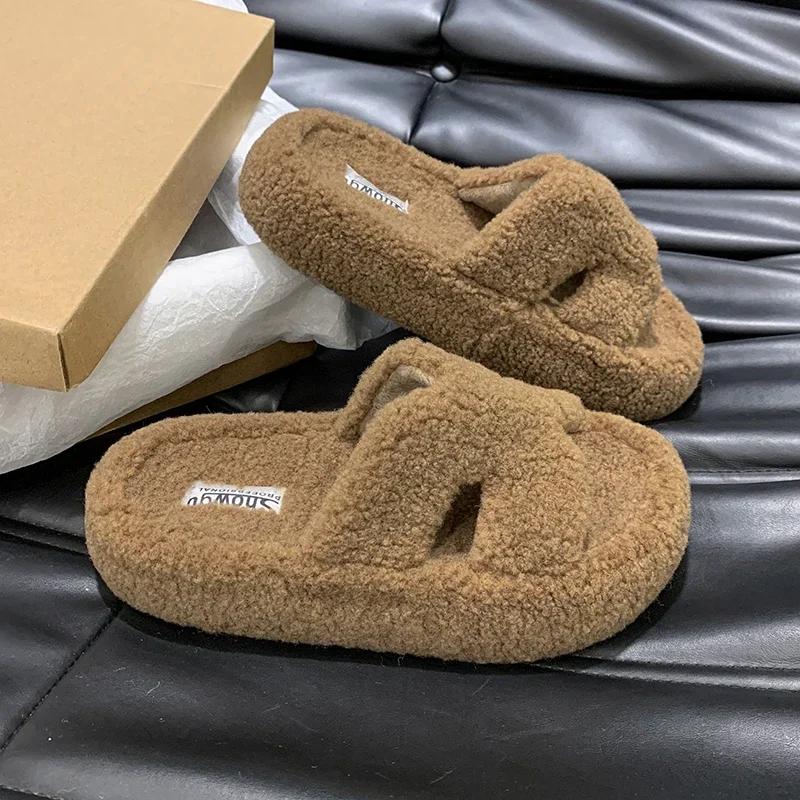 Новые однотонные элегантные теплые тапочки на толстой подошве с круглым носком и
