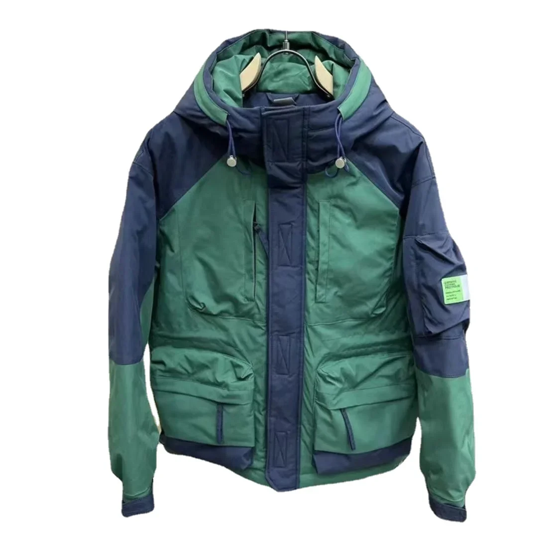 Рисунок 4 - Мужская куртка с капюшоном и длинным рукавом