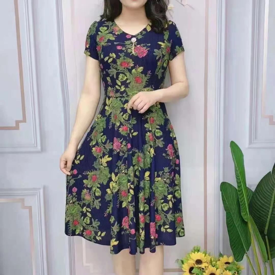 

YJ69 Mom's Summer Dress 2023 New Fashionable Middle aged Women's Spring/Summer Thin Fashion 3/4 Sleeve Fragmented Flower Skirt