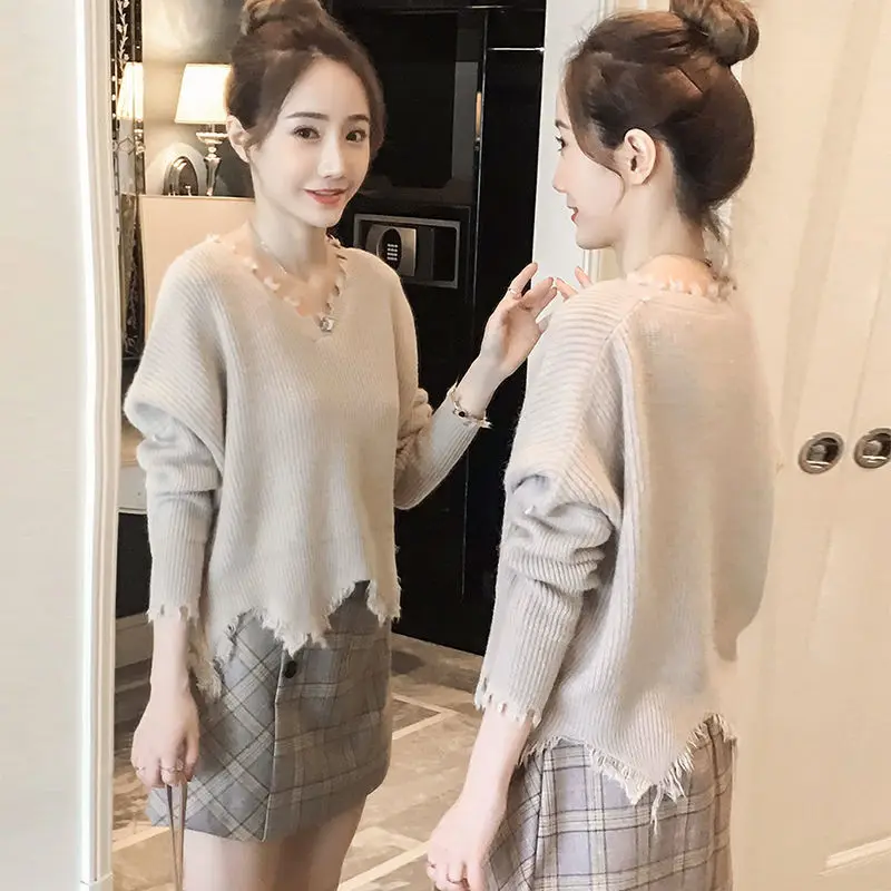

Women Knitted Two Pieces Set Female V-neck Casual Solid Long Sleeve Pullovers Sweater Top and Plaid Skirt Suits Warm Sets G343
