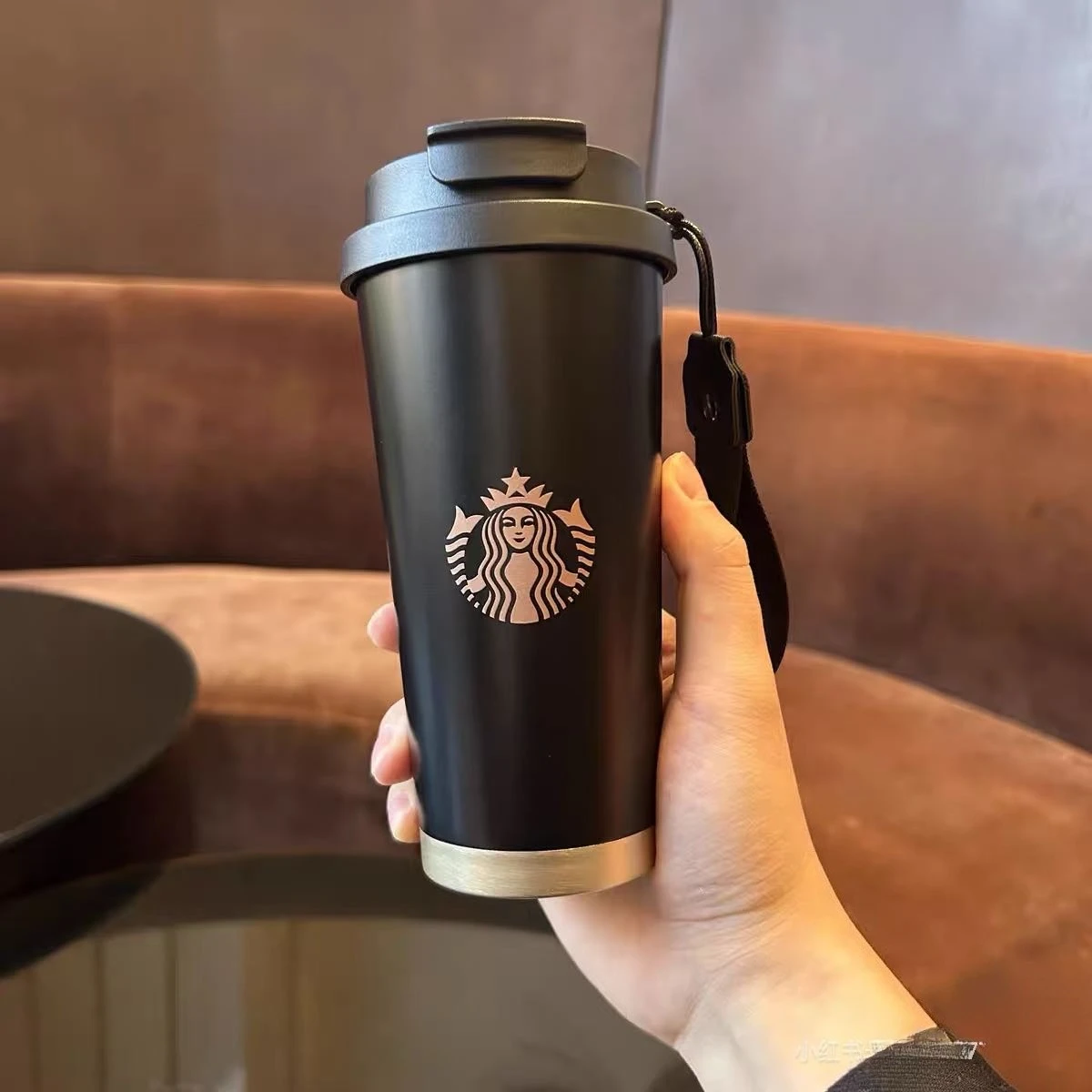 Фото Термос Starbucks 2025 из нержавеющей стали, премиум-класса, черный, изолированная кофейная кружка для мужчин и женщин, портативная бутылка для воды №5