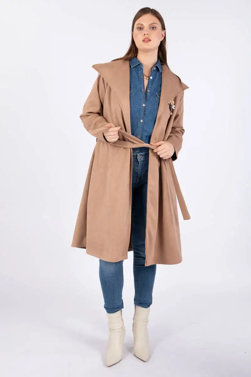

Women's Large Size Arched Suede Jacket Beige