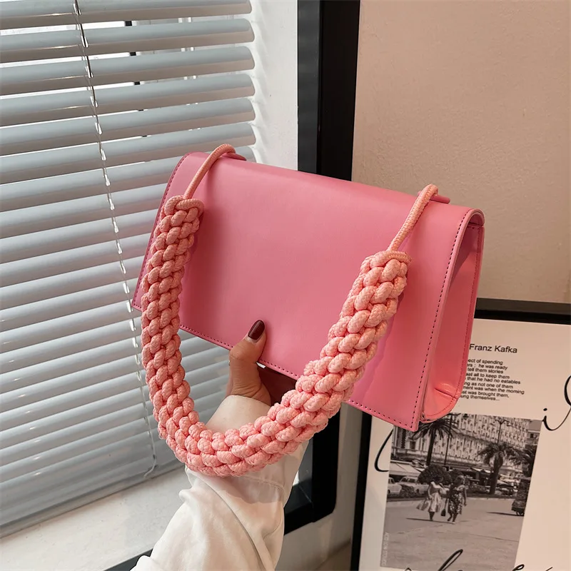 

2022 квадратные сумки через плечо для женщин, однотонные женские Сумки из искусственной кожи с ручками, Женская трендовая сумка с клапаном