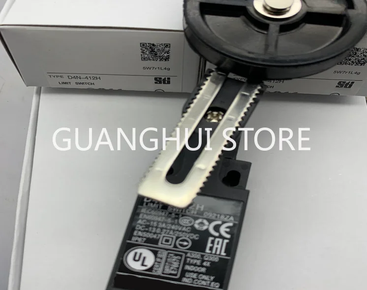 

D4N-112H D4N-412H D4N-1A2H D4N-4131 New Limit Switch Sensor Module Spot Stock Fast Delivery