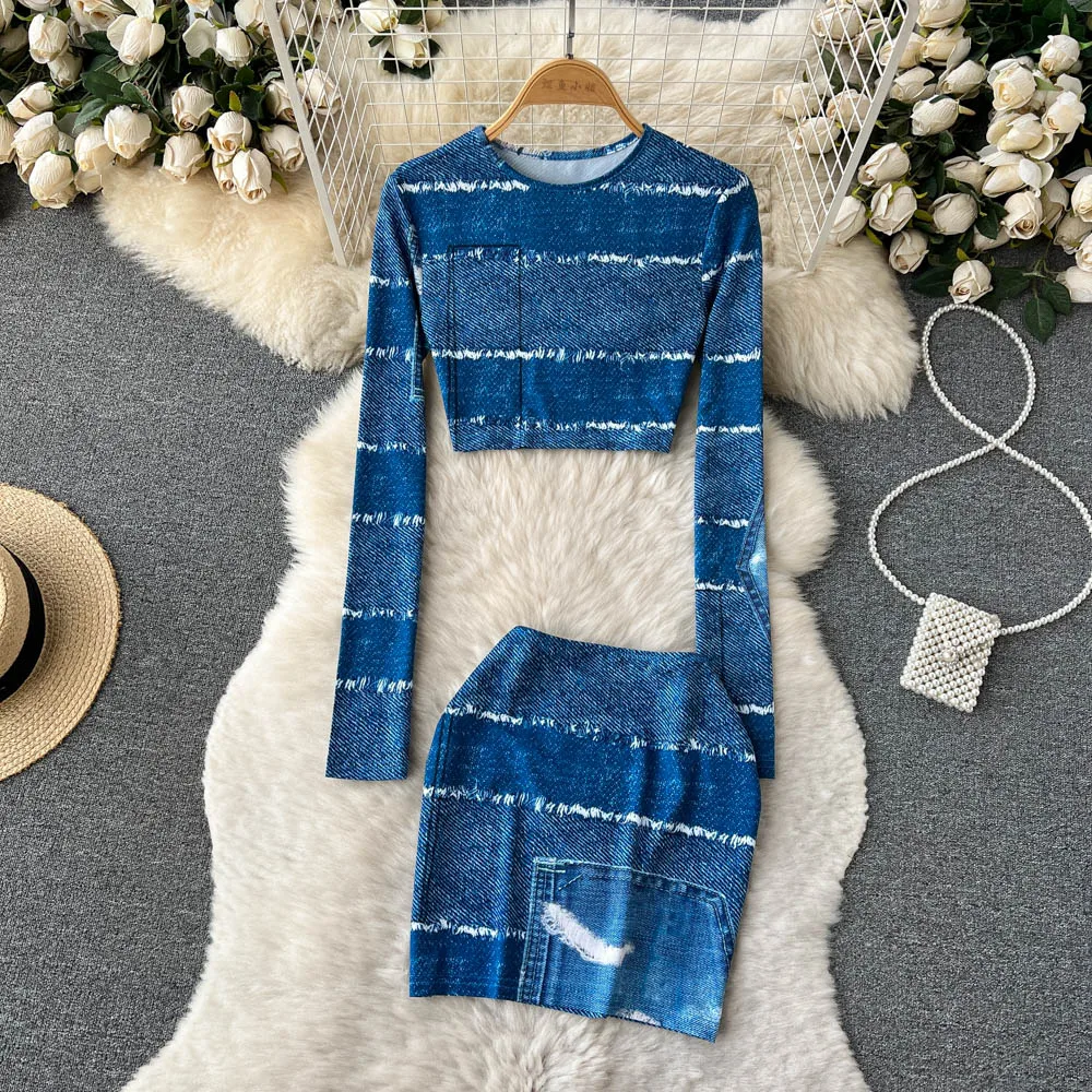 

Новый весенний модный пикантный костюм из двух предметов в европейском и американском стиле с принтом, топ с пупками и короткая джинсовая юбка на бедрах