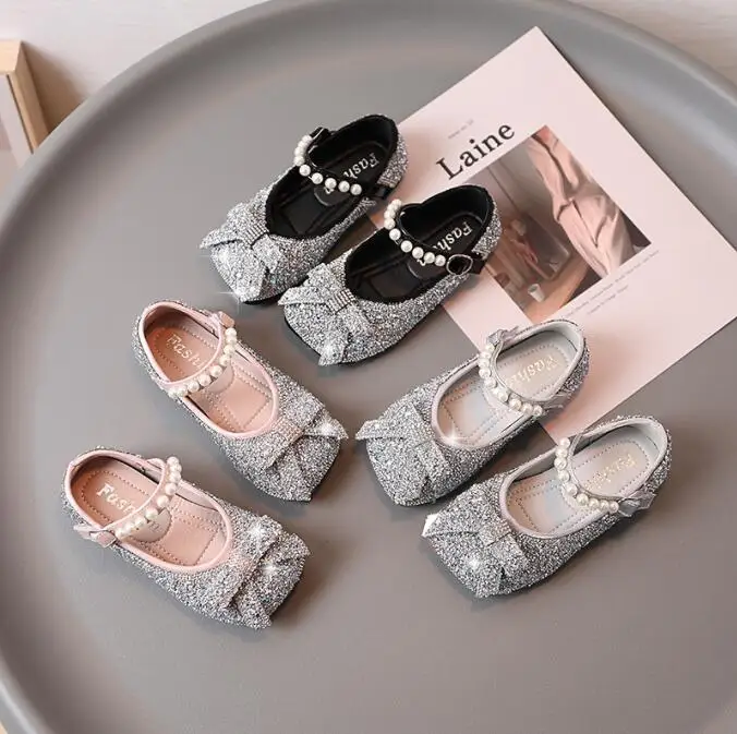 

Туфли детские кожаные со стразами и бантом, на плоской подошве