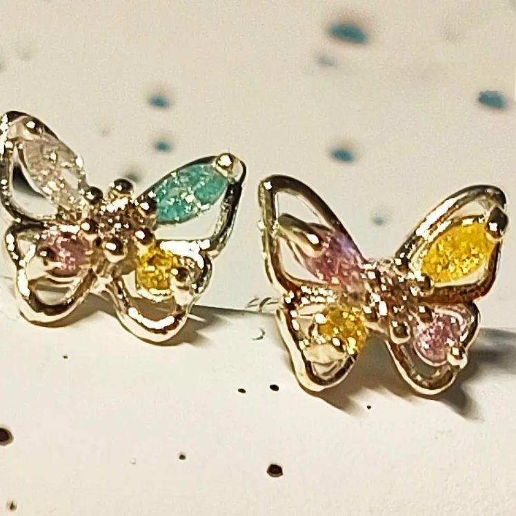 { } Супер как великолепные маленькие асимметричные серьги-гвоздики из серебра 925