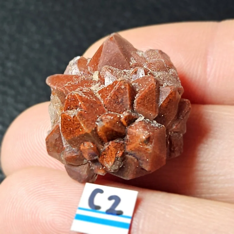 

Красный кварц, натуральный камень для дома