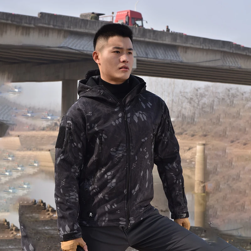 Winter Big Size Men Camouflage Jacket Shark Soft Shell Jacket Men Waterproof Warm Windbreaker Clothing