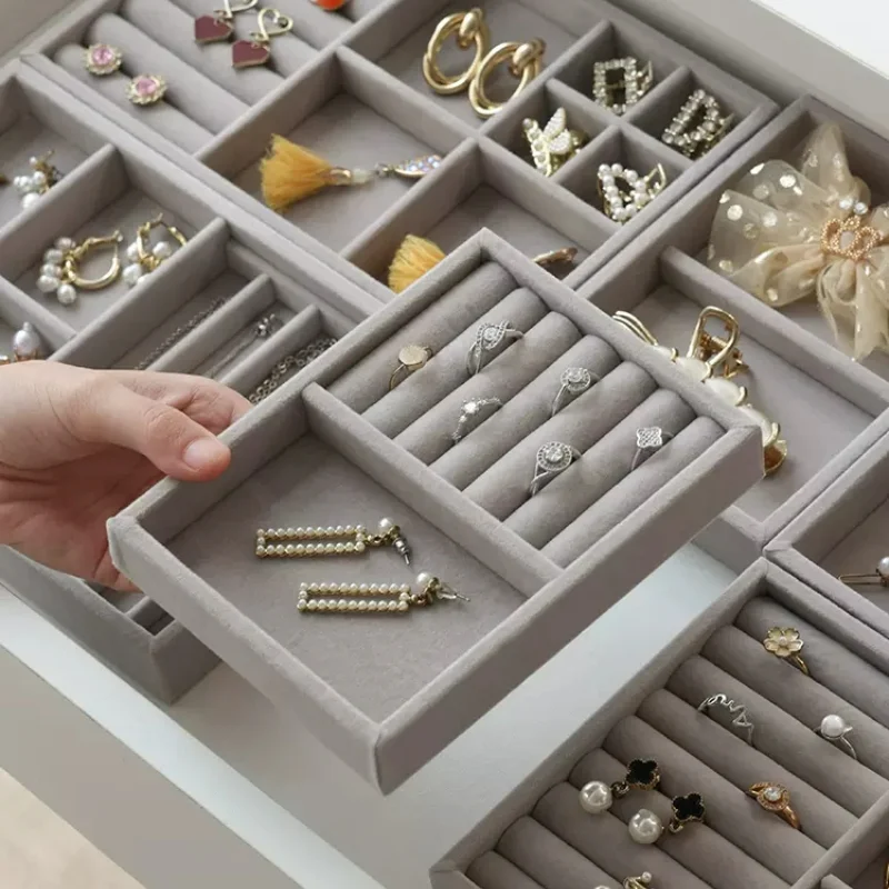 

Portable Soft Velvet Jewelry Ring Jewelry Display Organizer Box Hot Sales Fashion Earring Jewelry Storage Case Showcase Box Tray