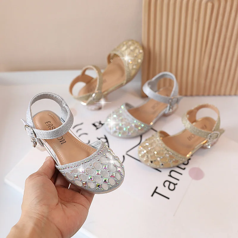 

Girl Princess Sandals Sweet 2022 New Summer Baotou Hollow Out Bling Sequins Crystal Rhinestone Thick High Heel Fashion Sandals