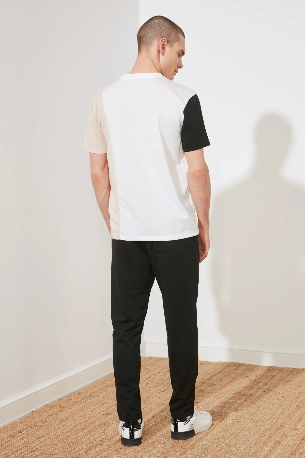 

Trendyol Mens Tracksuit Set TMNSS21EM0050