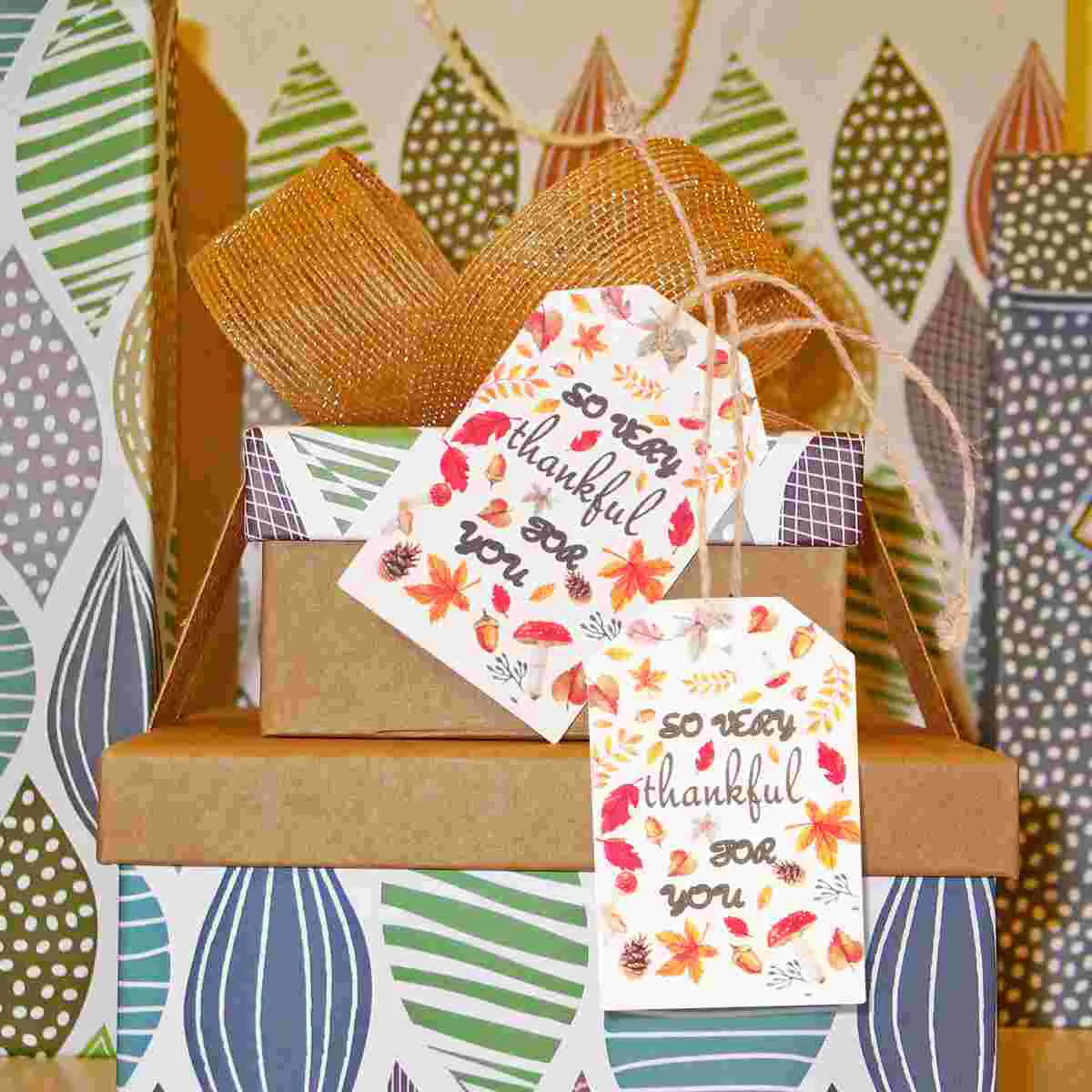 

100Pcs Paper Printing Decorative Maple Leaf Refreshing Gift Tags for Party
