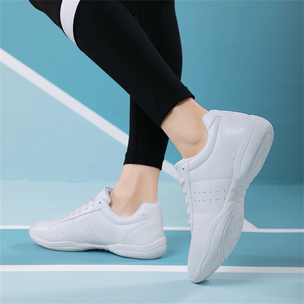 Кроссовки детские для фитнеса и спорта на мягкой подошве