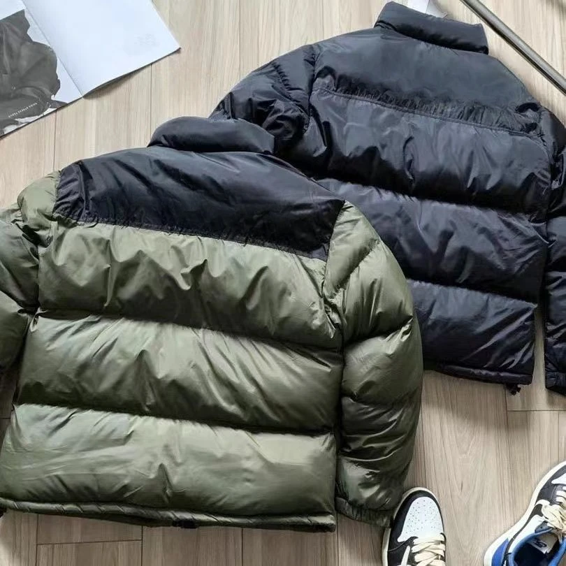 Тот же логотип C имеет пуховик в стиле ретро ветрозащитный теплый тренд для