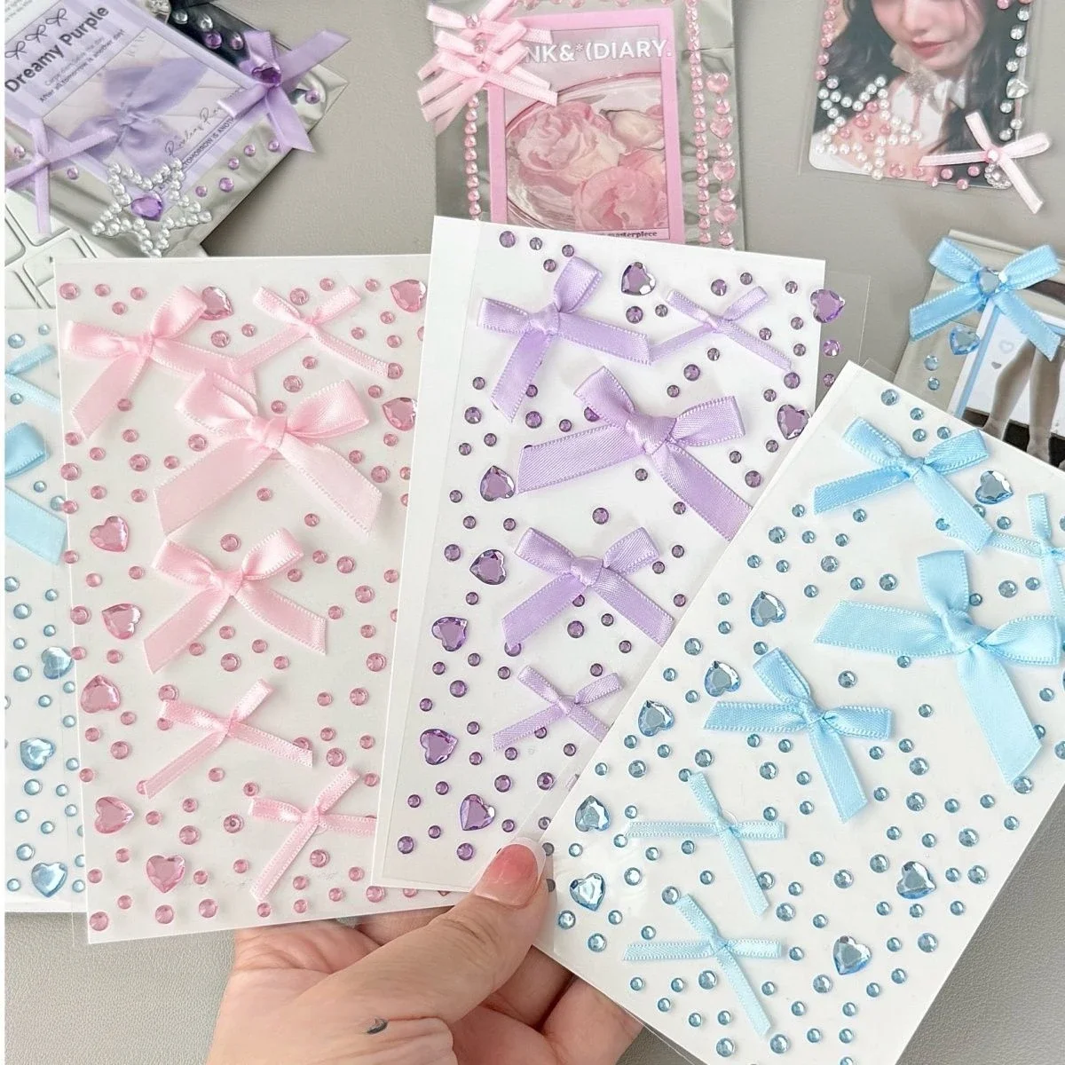 

Набор наклеек сердечки с стразами