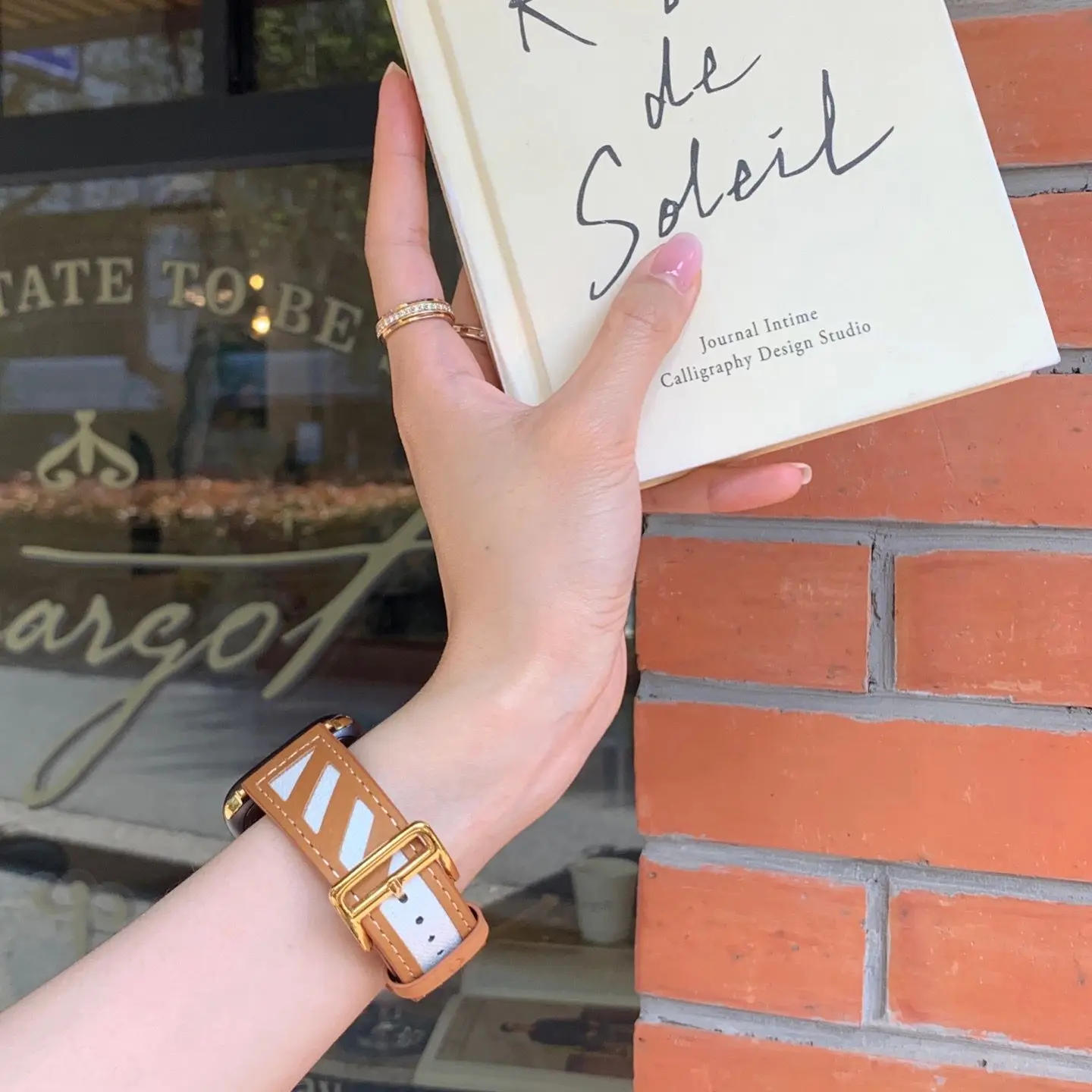 

Woman Leather Watch Band Smart Watch Strap 38mm 42mm 41mm for Apple Watch Band 40mm 44mm 45mm Series SE 7 6 5 4 3 2 1