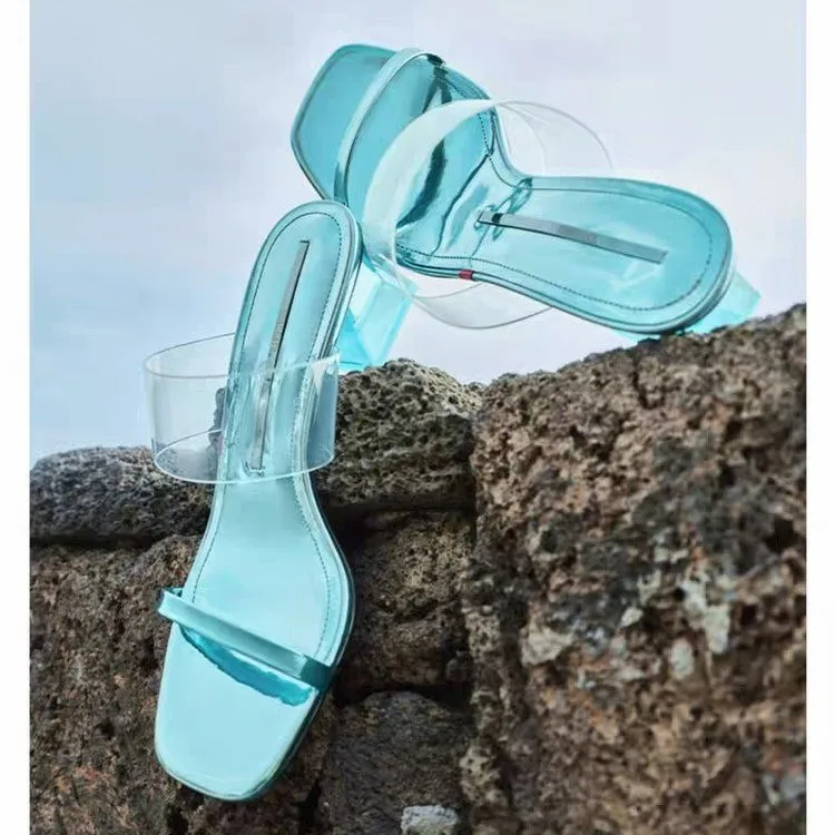 

Новинка лета 2023, пикантные женские сандалии и тапочки на толстом прозрачном каблуке с кристаллами