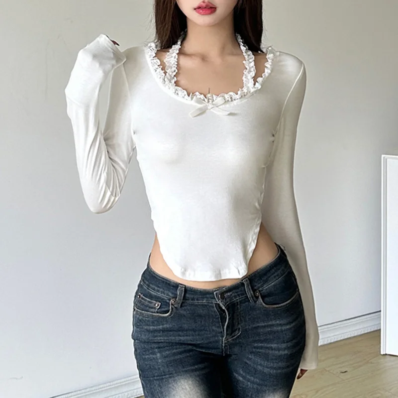 Женский короткий топ с рюшами и лямкой на шее длинным рукавом